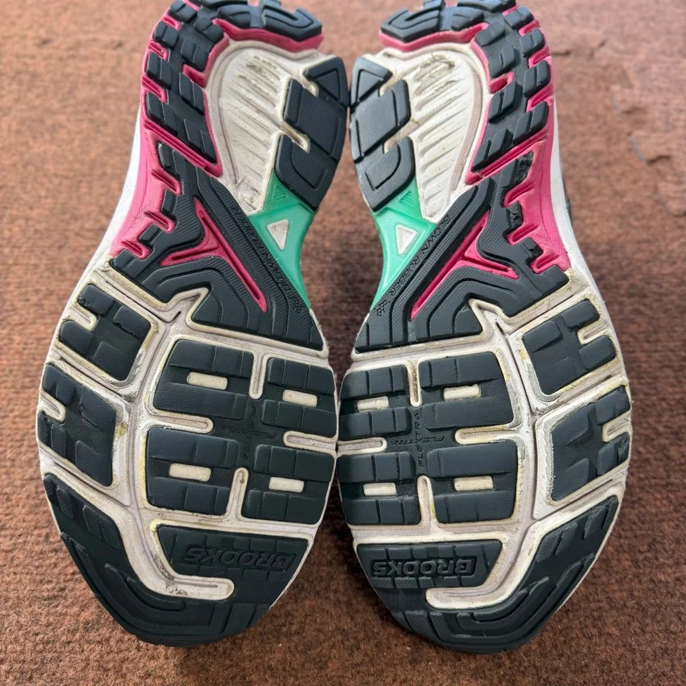 Brooks Ravenna 7‎ Womens Running Shoes Pink Grey Teal Athletic Sneakers size 11